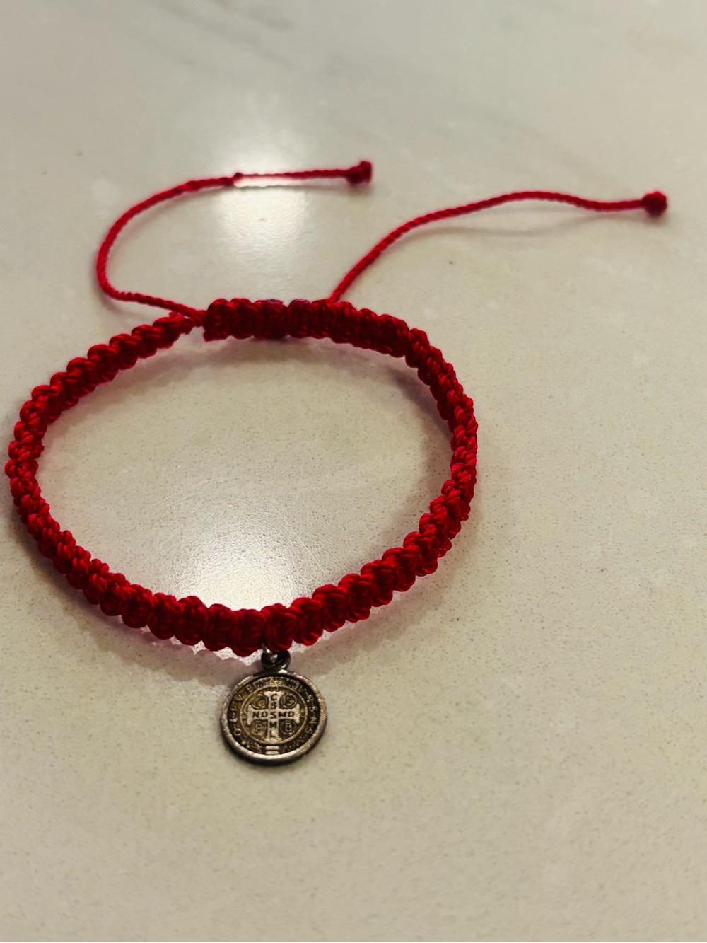 NWT Red String Protection Bracelet St Benedict Medal Saint Benito Charm